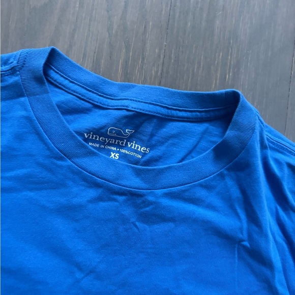 NWOT Men's Vineyard Vines shirt Size XS - Picture 3 of 3